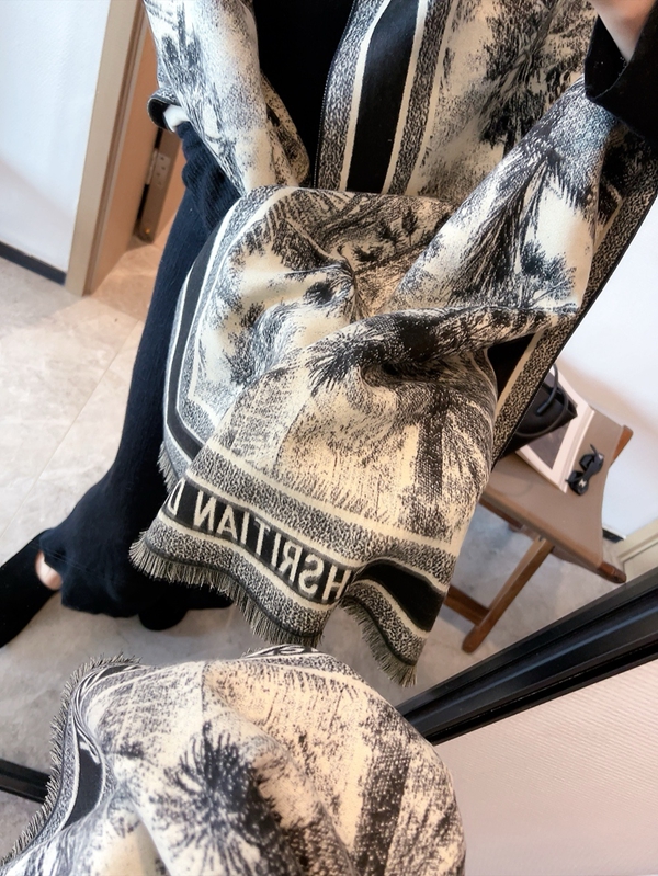 ブランドマフラー背面デザイン